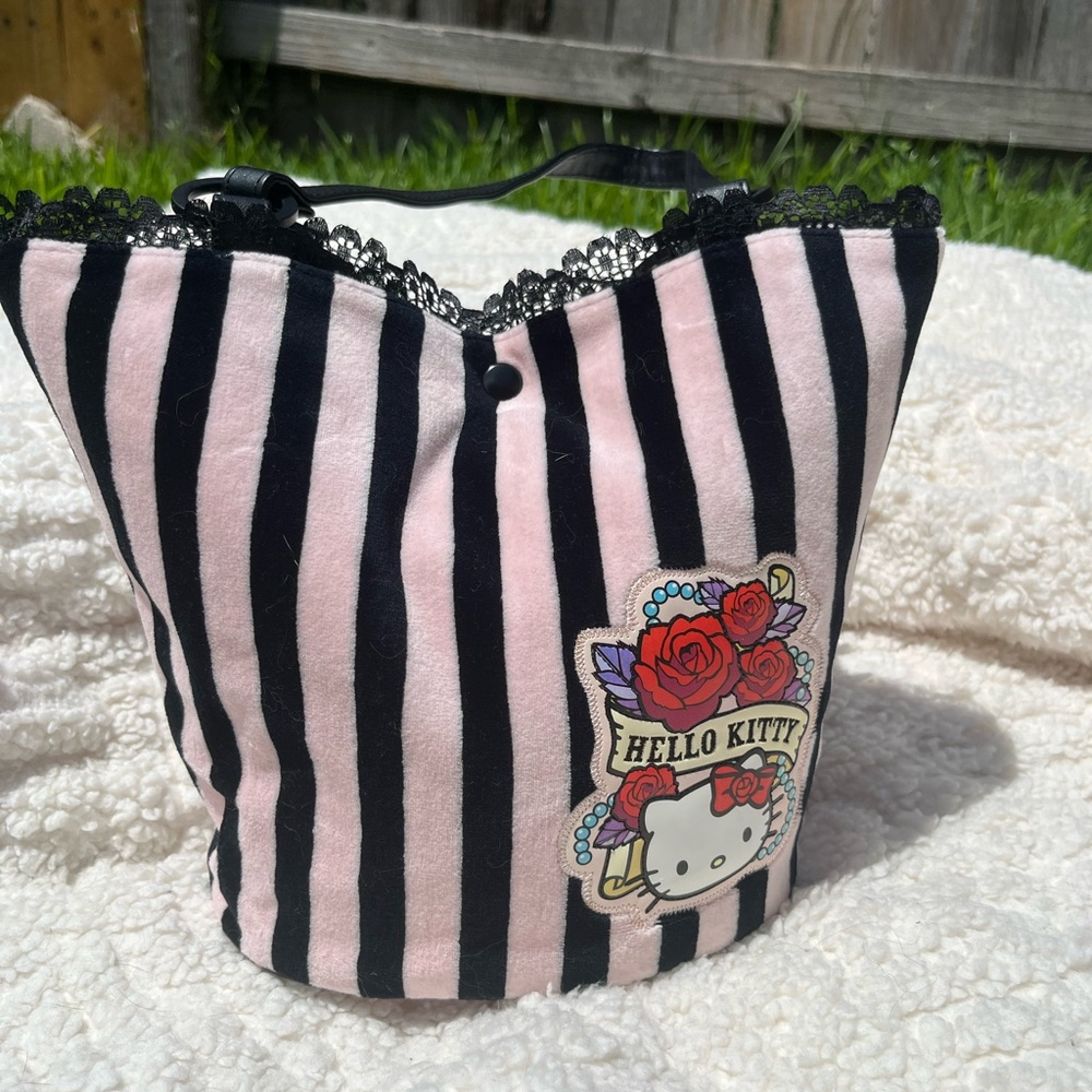 2008 Hello kitty bag ed hardy vibes